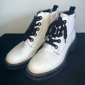 ⚠️LAST CHANCE⚠️ Jana White Boots W8/UK6